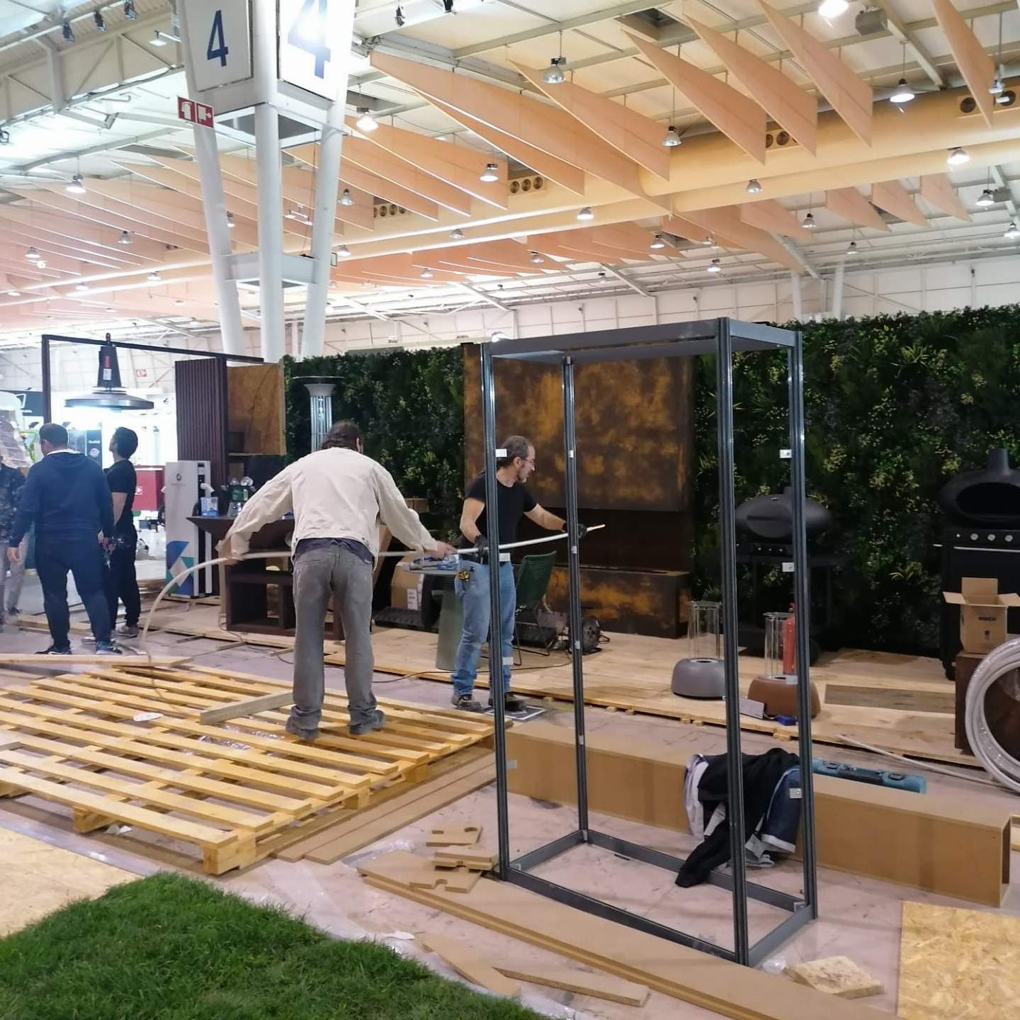 Exhibitors finalize details to start the largest garden and urban space exhibition